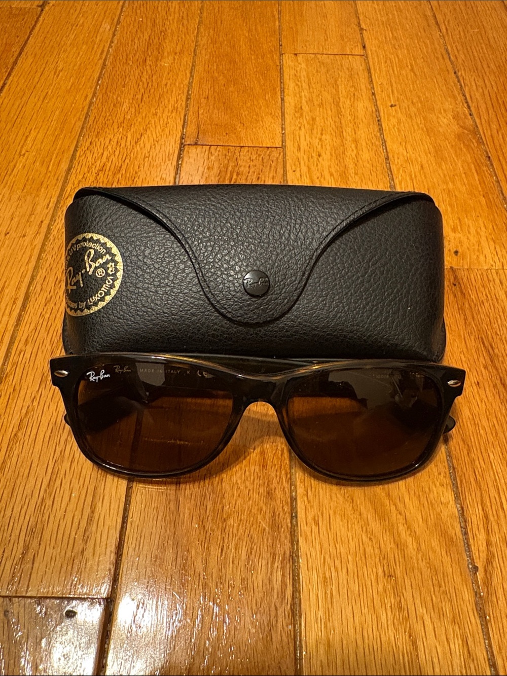 Ray-Ban Wayfarer Sunglasses in Brown tortoise frames with Brown Lenses